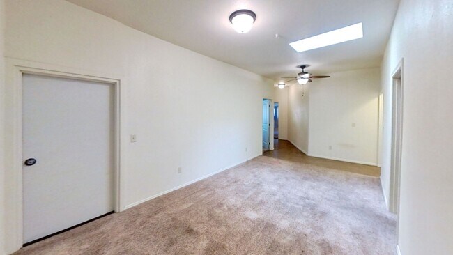 Building Photo - 3 Bedroom, 3 Bathroom Live Oak Canyon Home...