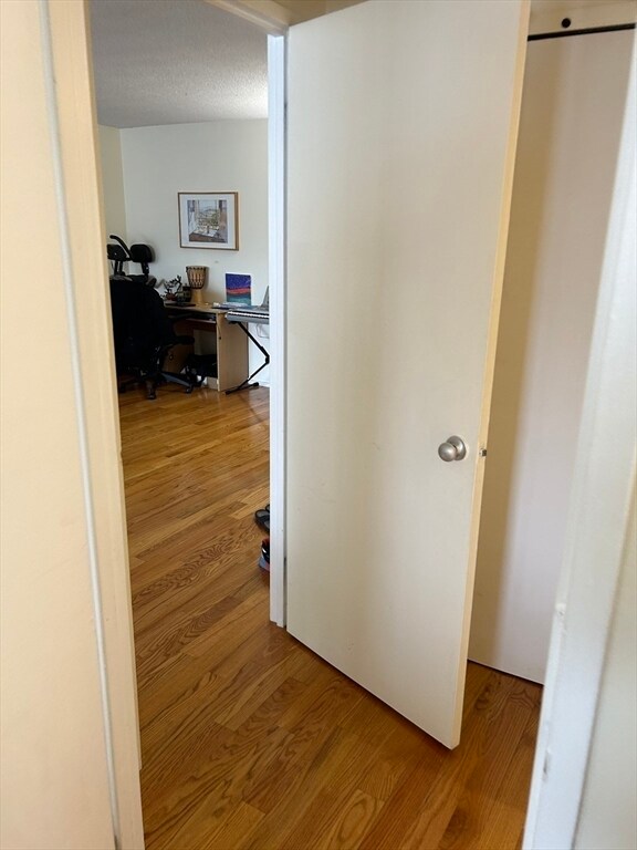 Building Photo - 77 Pond Ave