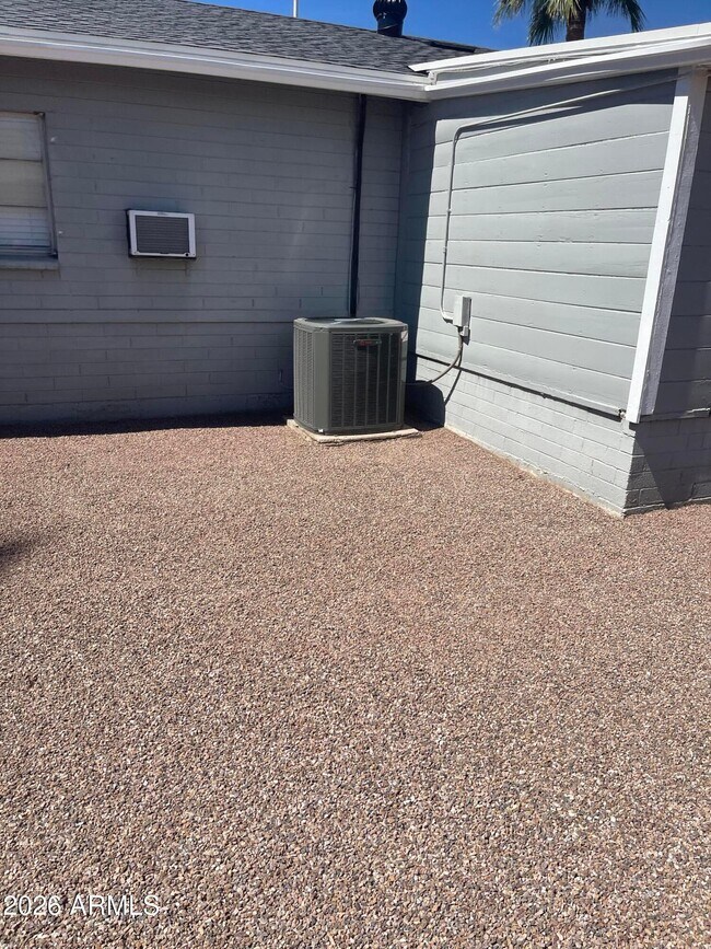 Building Photo - 1811 N 44th St