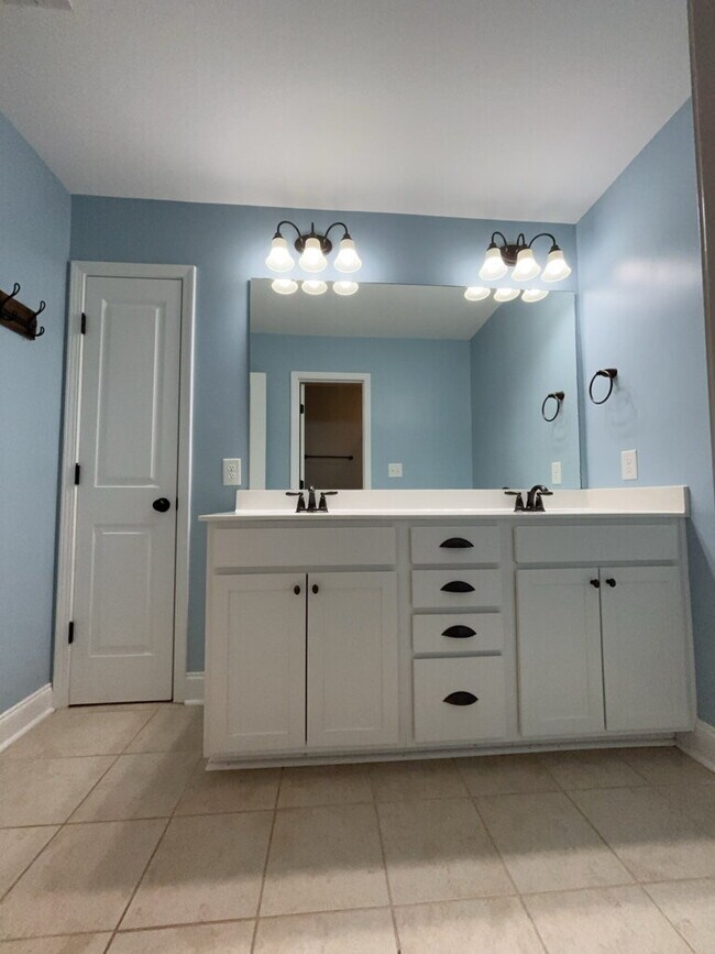 Building Photo - 373 Whispering Breeze Ln