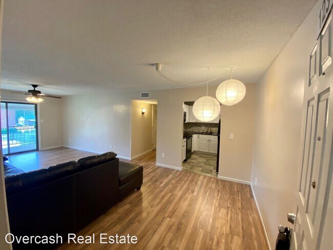 Building Photo - 2 br, 2 bath House - 123 Carriage House Drive