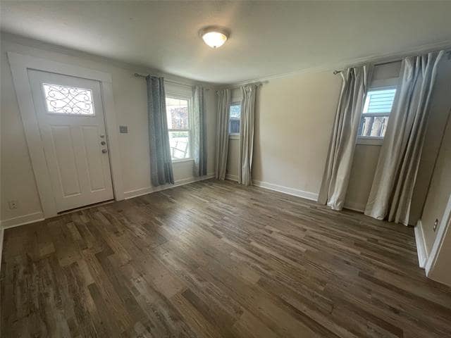 Building Photo - 3320 W 5th St