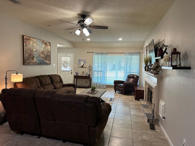 Building Photo - 3114 Sleepy Hollow Dr