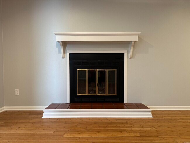 Building Photo - 301 Kings Row Dr