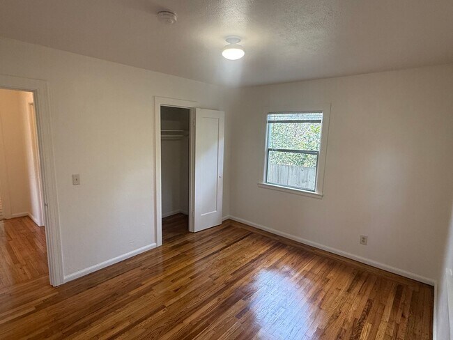 Building Photo - 2565 Grant Ave