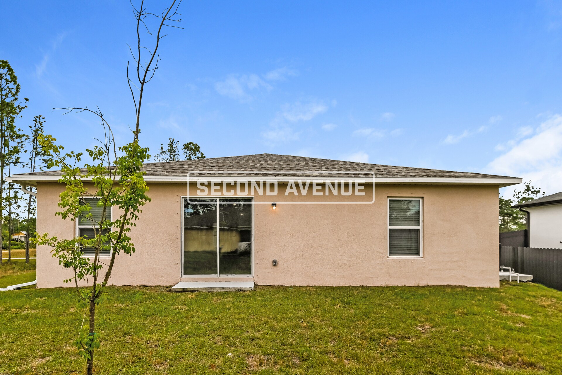 Building Photo - 1219 Chrysler St