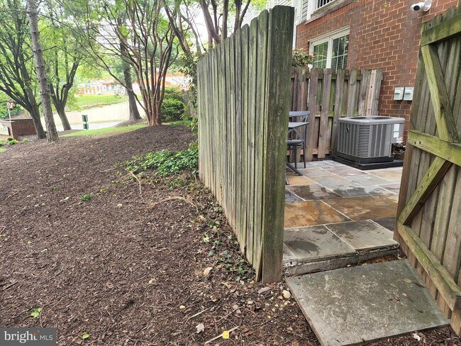 Building Photo - 255 S Pickett St