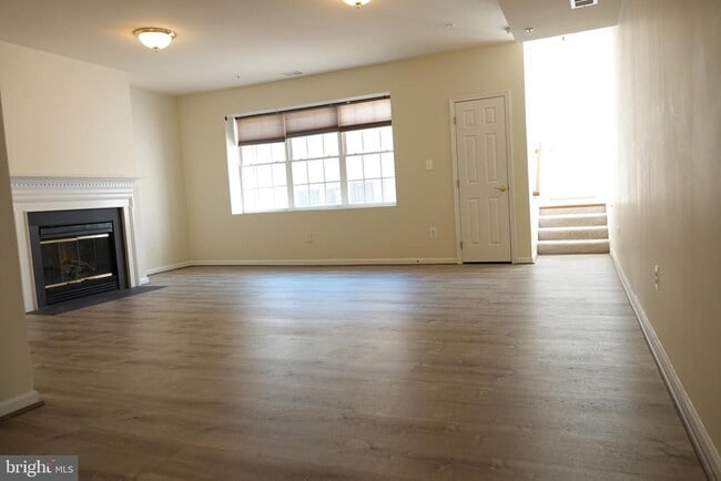 Building Photo - 1112 Pleasant Dr