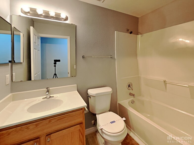 Building Photo - 12945 Bridleford Dr