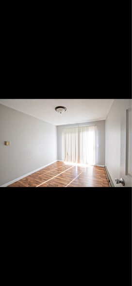 Building Photo - 293-299 Northwood Dr