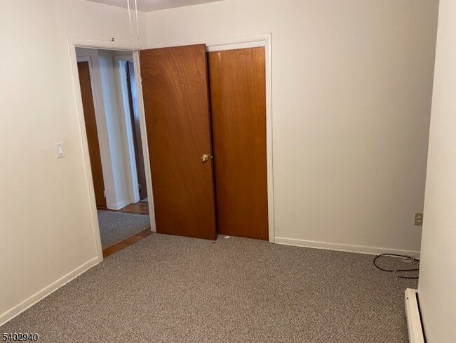 Building Photo - 172 Kanouse St