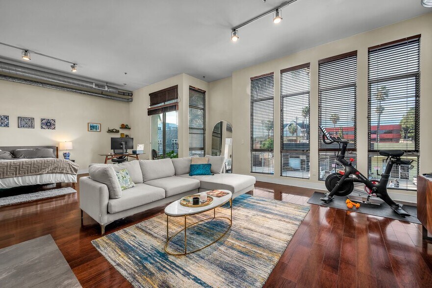 Building Photo - 13320 Beach 202 BCH
