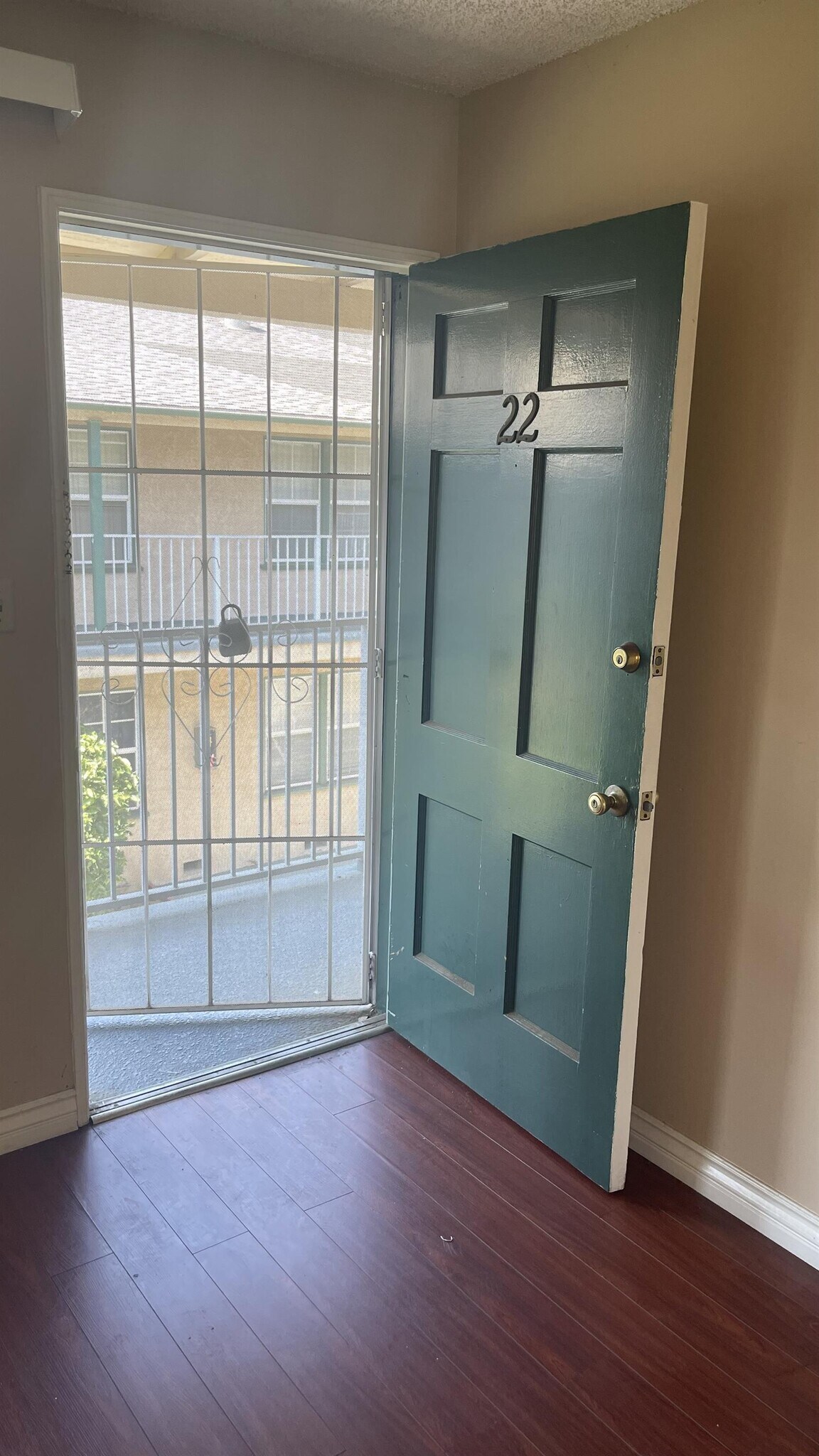 Building Photo - 410 S Sierra Madre Blvd