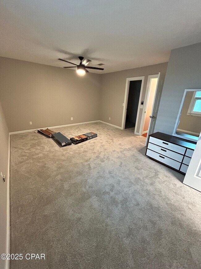 Building Photo - 2908 Country Club Dr