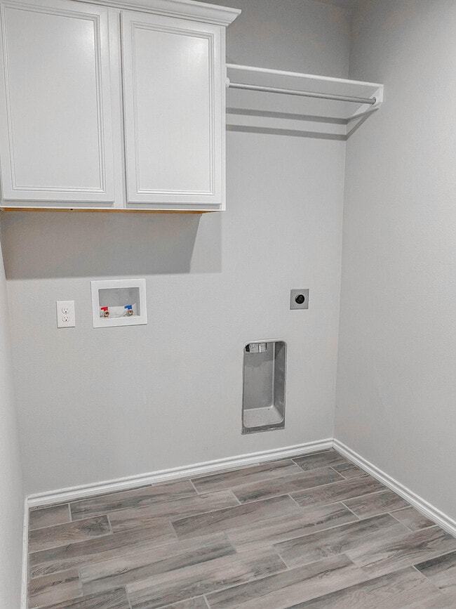 Building Photo - 14109 Avenue W