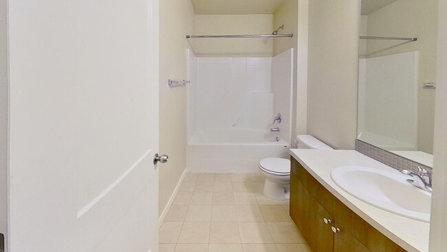 Building Photo - 3 Bedroom 2.5 Bath Duplex with 2 Car Garage. Schedule a tour today!