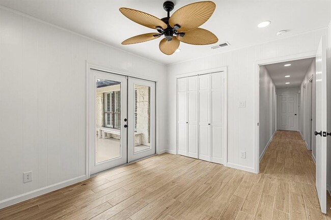 Building Photo - 2404 Coral Ridge Cir
