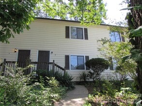 Building Photo - 1260 Fieldstone Rd