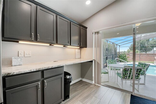 Building Photo - 1428 Casterton Cir