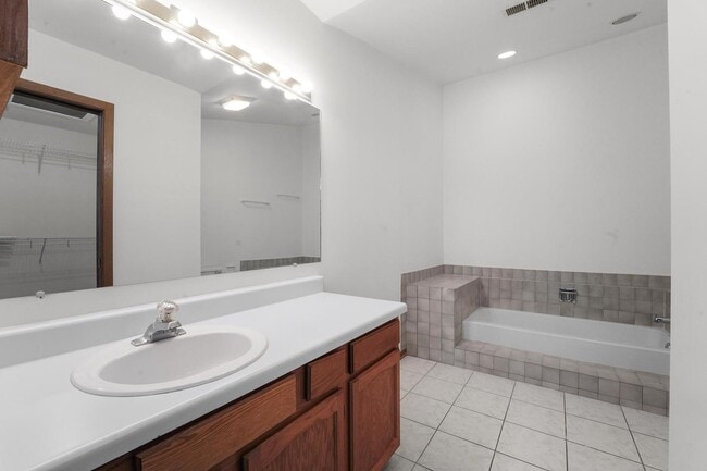 Building Photo - 1505 Mercury Dr