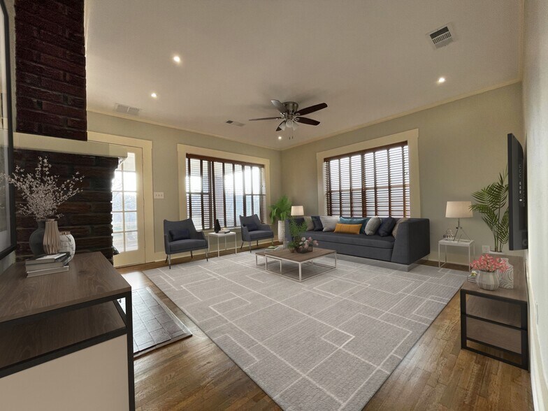 Building Photo - 2556 S University Dr