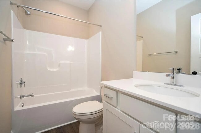 Building Photo - 1721 Balfour Ln