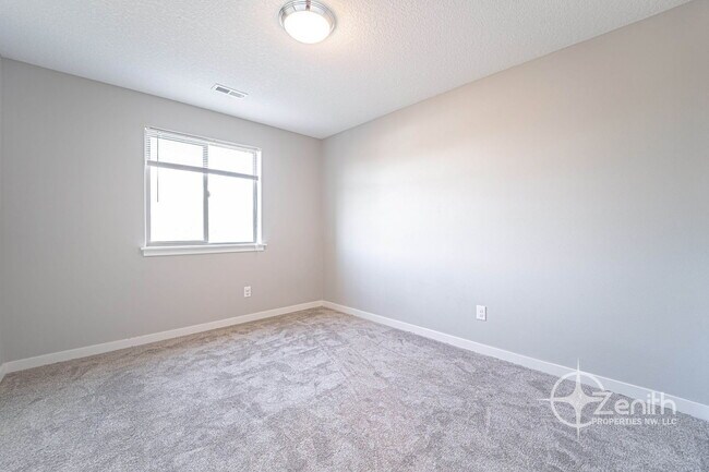 Building Photo - 186 N 44th Pl