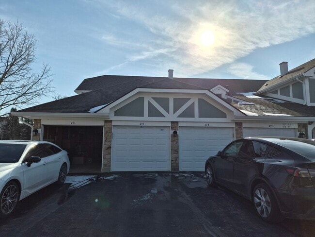 Building Photo - 271 Southwick Ct