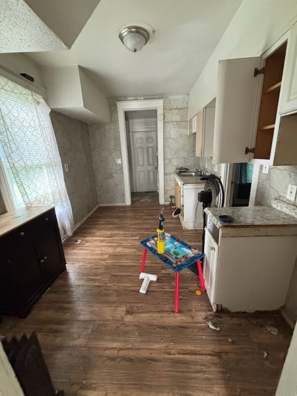 Building Photo - 6337 Chatham Ave