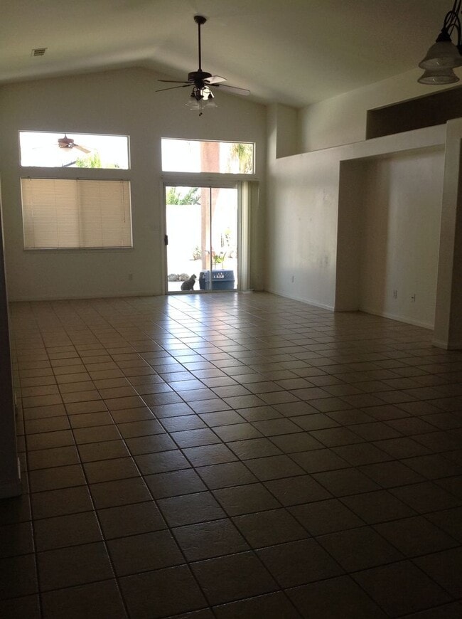 Building Photo - 504 Tabor Way