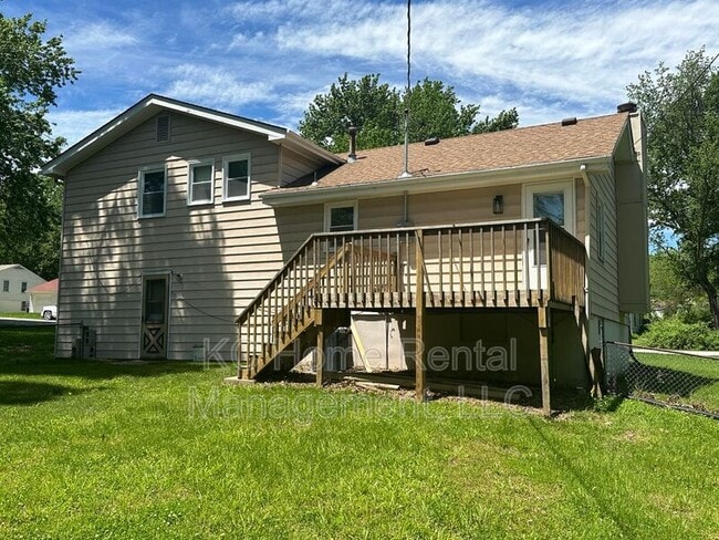 Building Photo - 7219 Ridge Ave