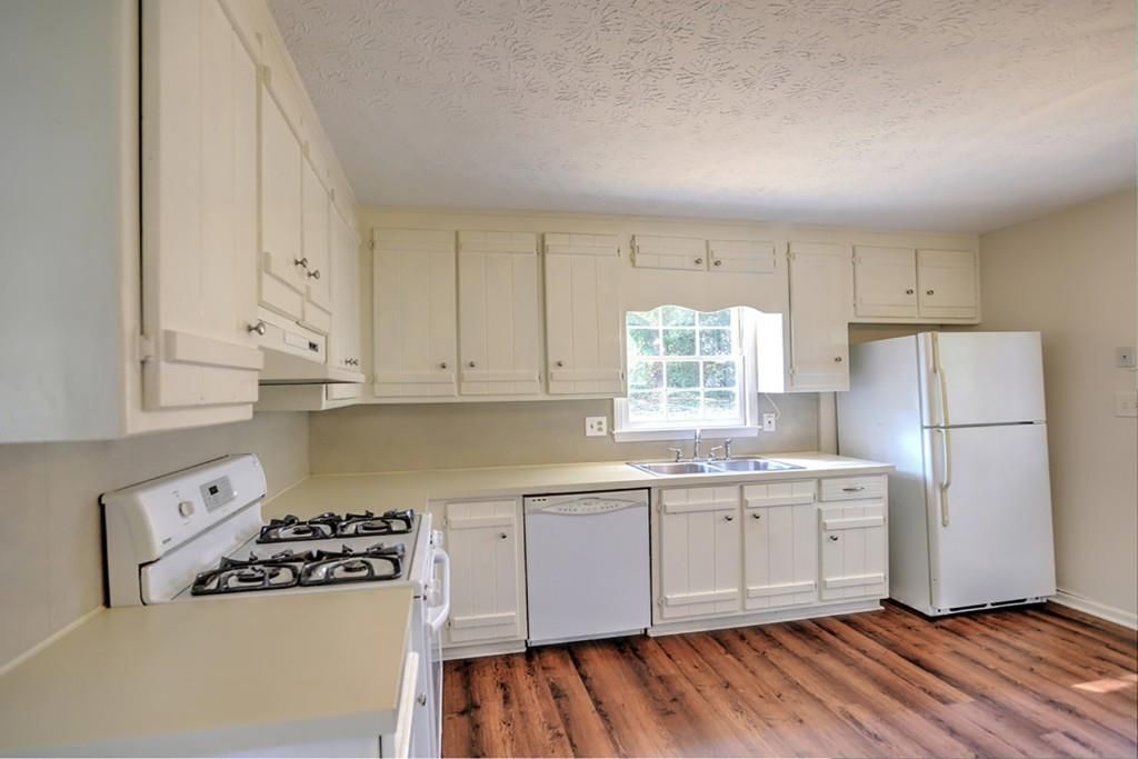 Building Photo - 2640 Tritt Ln