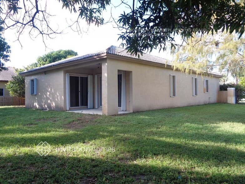 Building Photo - 4500 W Broward Blvd