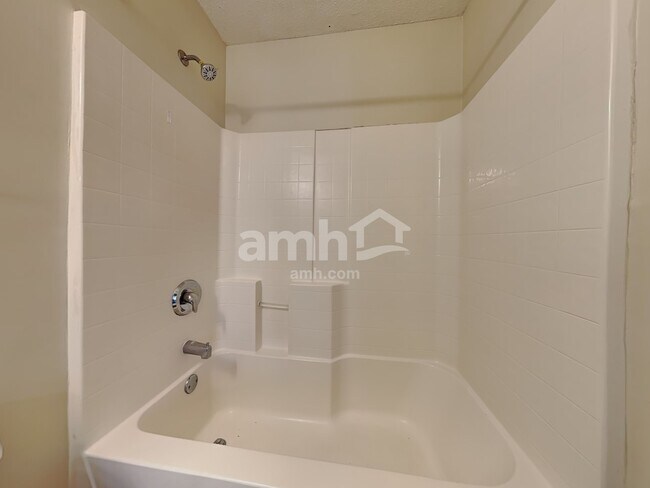 Building Photo - 230 Fontenot Dr