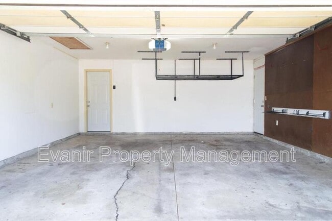 Building Photo - 790 Branford Rd