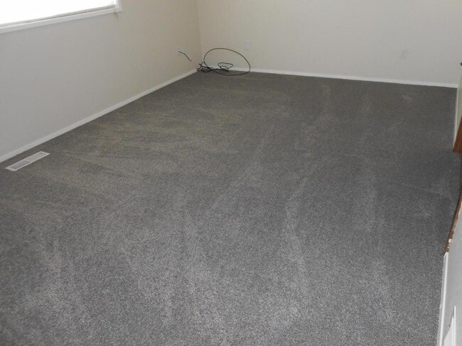 Building Photo - 386 30th Ave SE