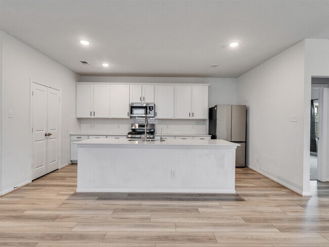 Building Photo - 13305 Dalvay Beach Dr