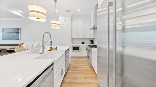 Building Photo - 28 Pelican Glide Ln