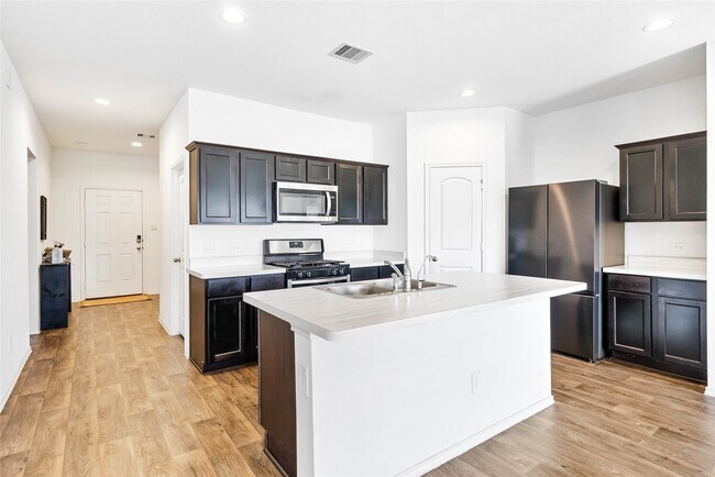 Building Photo - 21611 Flowering Gdn Ln