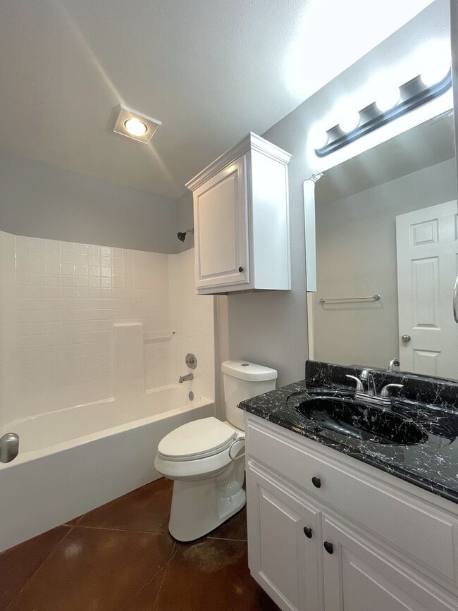 Building Photo - 203 Memory Ln