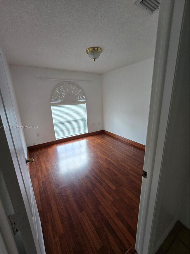 Building Photo - 14300 SW 152nd Pl