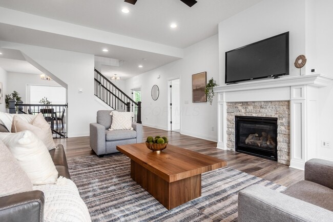 Building Photo - 3189 Glenmead Dr