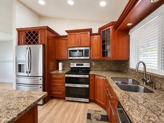 Building Photo - 4340 SW 146th Ct