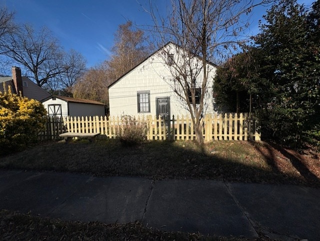 Building Photo - 801 5th Ave