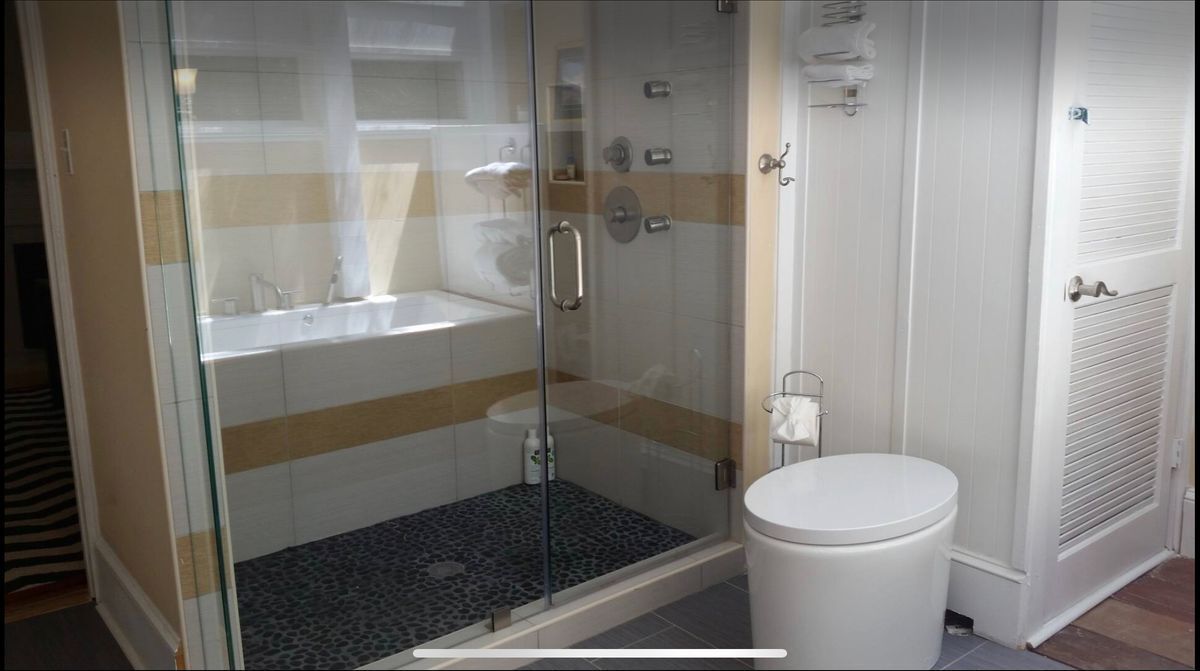 Building Photo - 462 Greenwood Ave NE