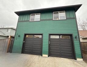 Building Photo - 2704 D St NE