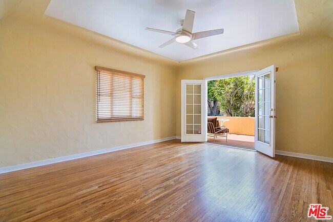 Building Photo - 1071 Cloverdale Ave