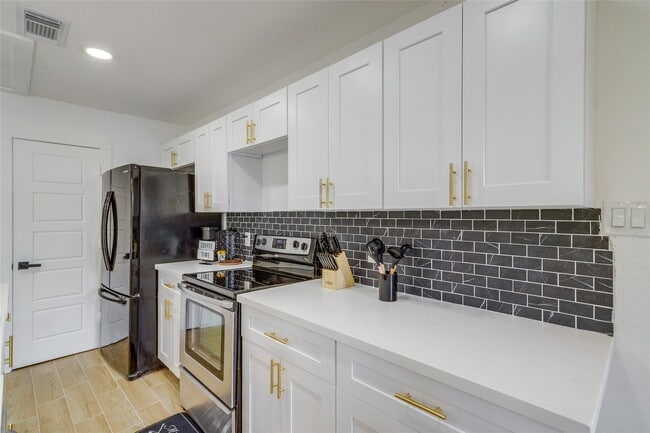 Building Photo - 13302 FM359