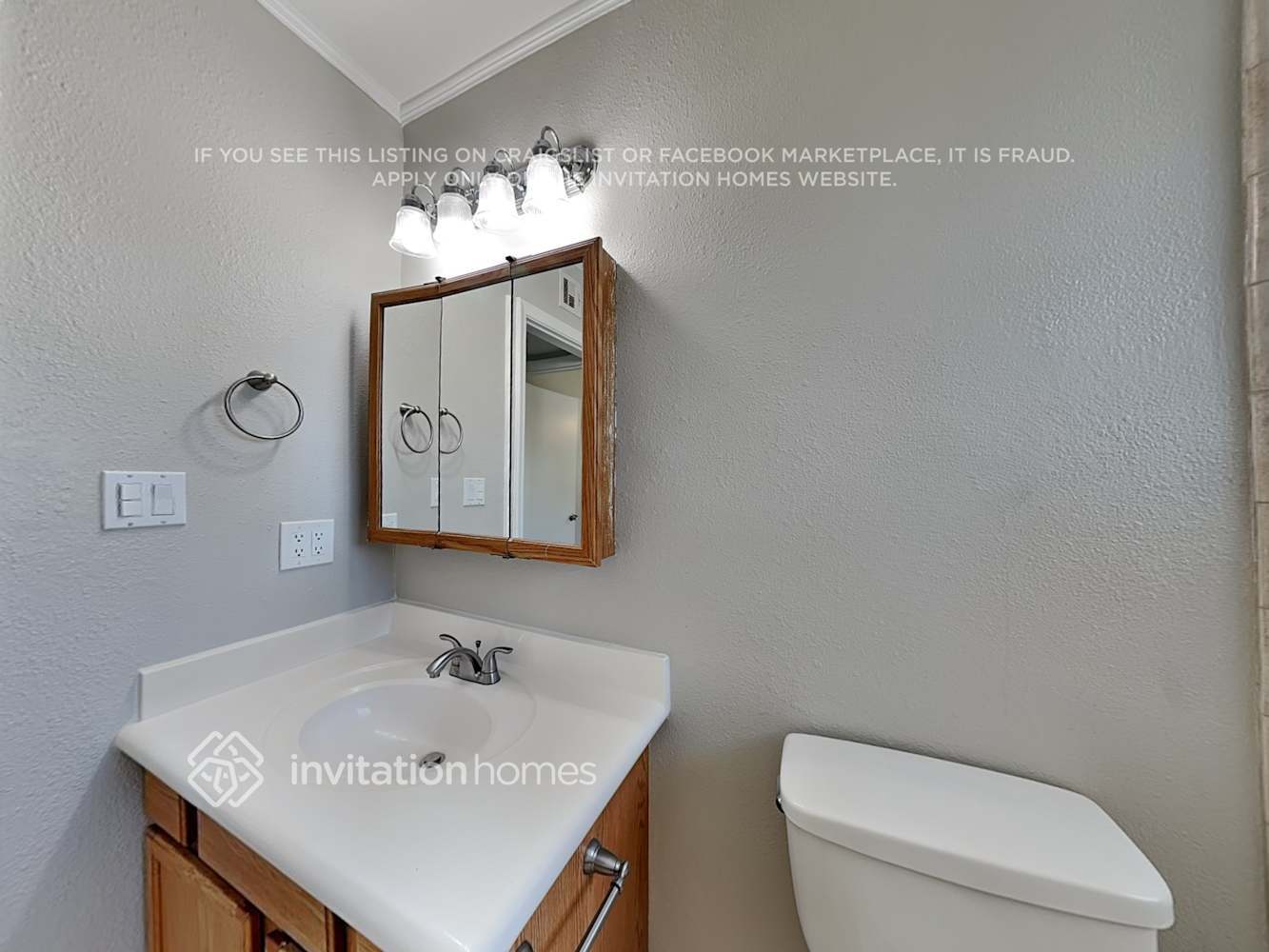 Building Photo - 132 S Olive