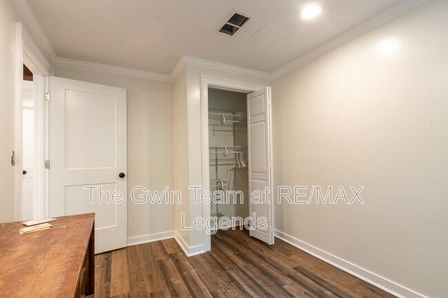 Building Photo - 4932 Rock Haven Dr SW